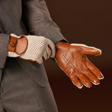 Arturo (cognac) - Hand-sewn Italian crochet driving gloves from lambskin leather