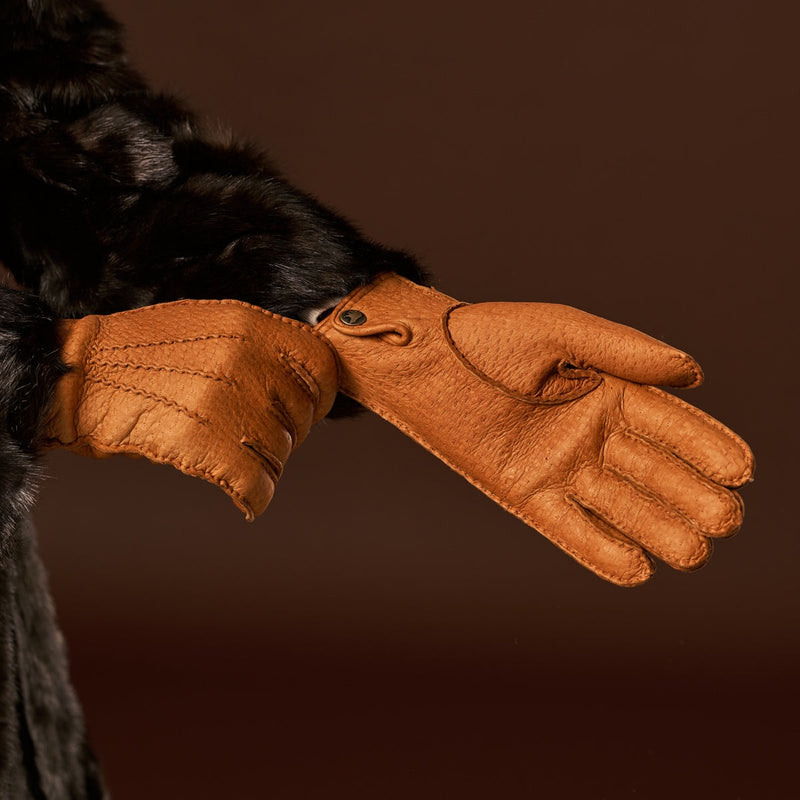 Donatella (brown) – Luxurious Italian peccary leather gloves with cashmere lining