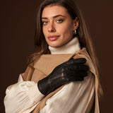 Donatella (black) – Luxurious Italian peccary leather gloves with cashmere lining