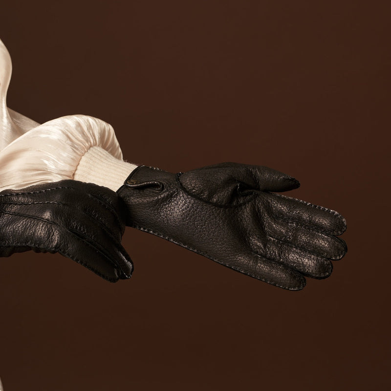 Donatella (black) – Luxurious Italian peccary leather gloves with cashmere lining