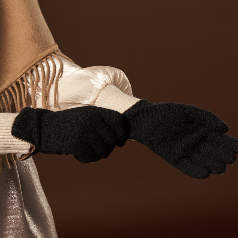 Florentina (black) - Handmade Italian knitted wool gloves with luxurious cashmere lining