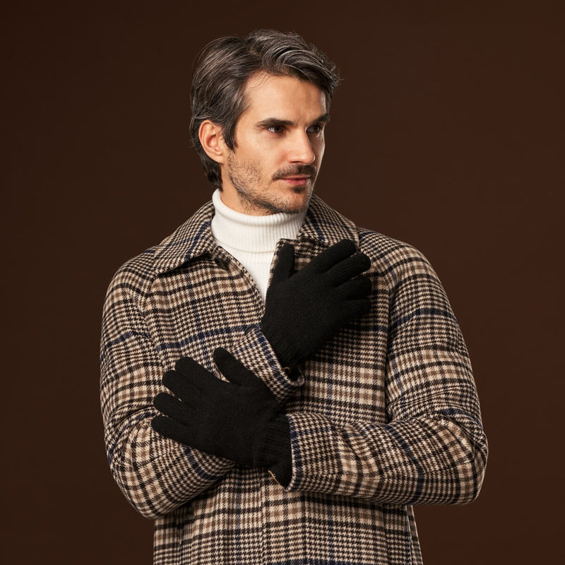 Luciano (black) - Handmade Italian knitted wool gloves with luxurious cashmere lining