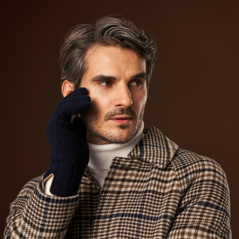 Luciano (dark blue) - Handmade Italian knitted wool gloves with luxurious cashmere lining