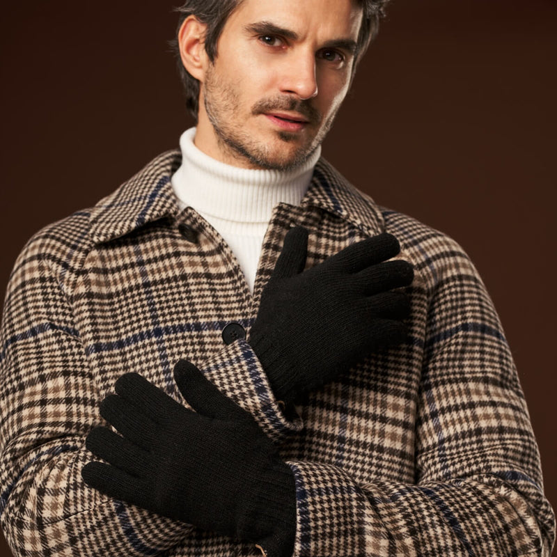 Luciano (black) - Handmade Italian knitted wool gloves with luxurious cashmere lining